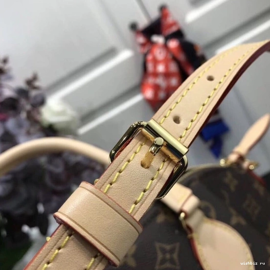 WIS RIVOLI VUITTON LOUIS MM 0926